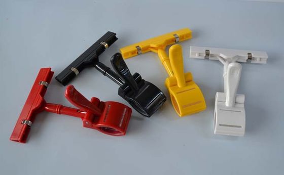 Agrafe de support de prix à payer de promotion de POP d'ABS, agrafes en plastique de rayonnage de forme de pouce