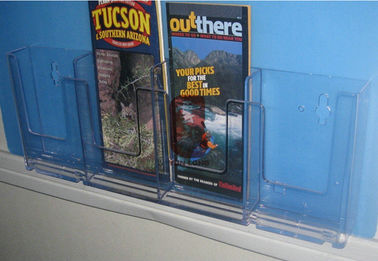 4 présentoirs acryliques de poche, support fixé au mur de brochure