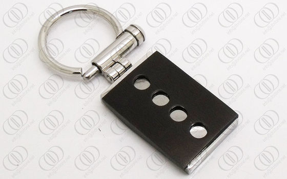 Noir carré de Keychain d'acier inoxydable de mode plaqué avec la vis ouverte et étroite