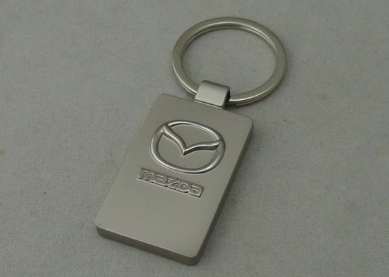 électrodéposition argentée brumeuse en alliage de zinc de 3D Keychain pour les chaînes principales de voiture